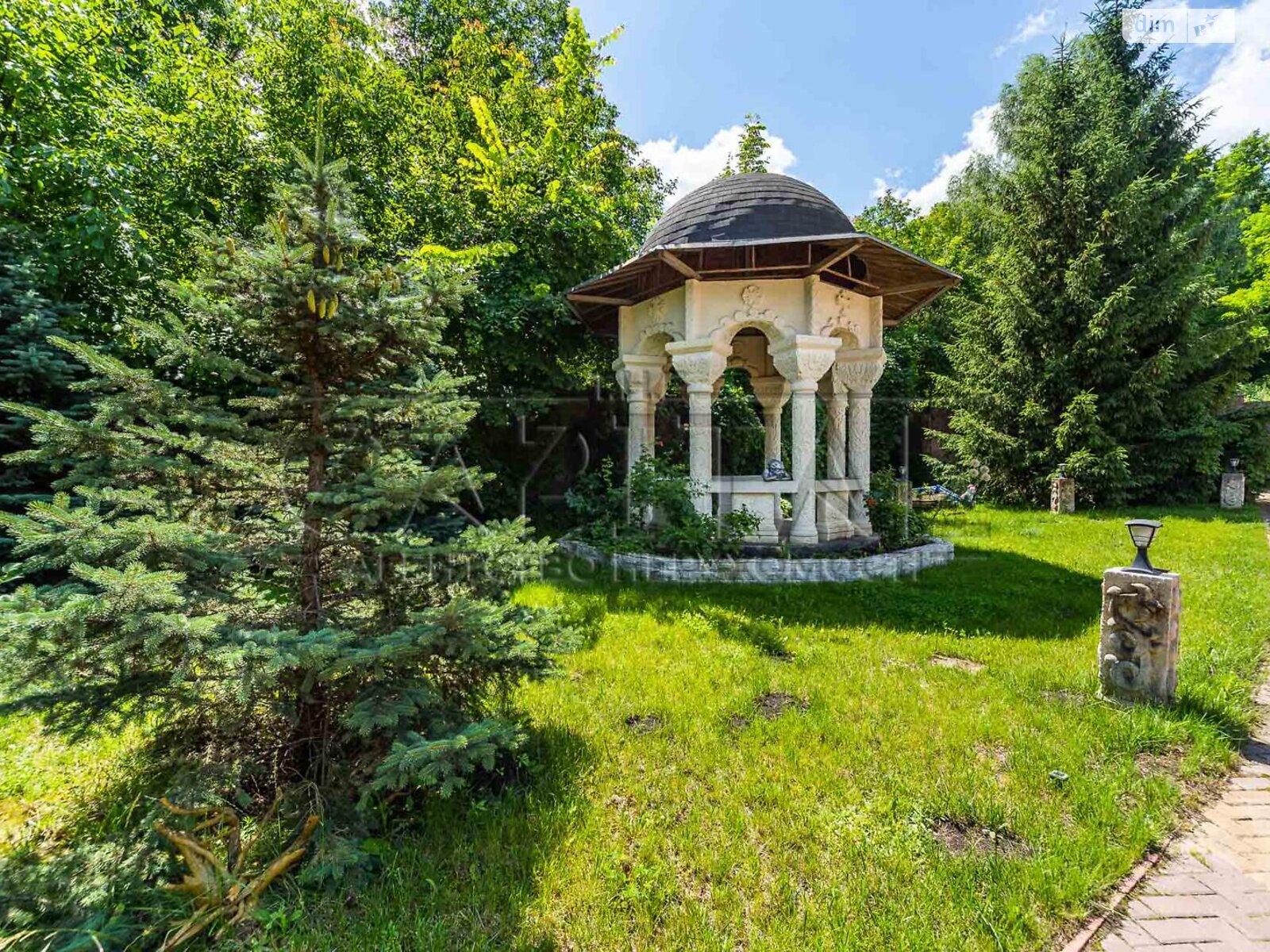 двухэтажный дом с гаражом, 750 кв. м, монолит. Сдается помесячно в Новых Безрадичах фото 1 двухэтажный дом с гаражом, 750 кв. м, монолит. Сдается помесячно в Новых Безрадичах фото 1
