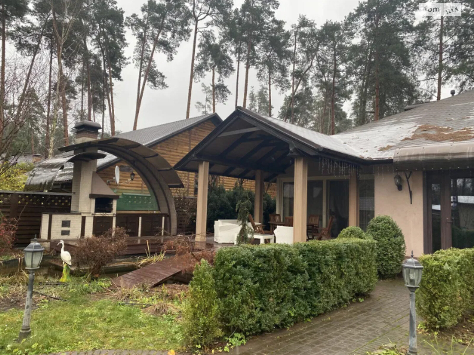 двоповерховий будинок, 270 кв. м, цегла. Здається помісячно в Плютах фото 1