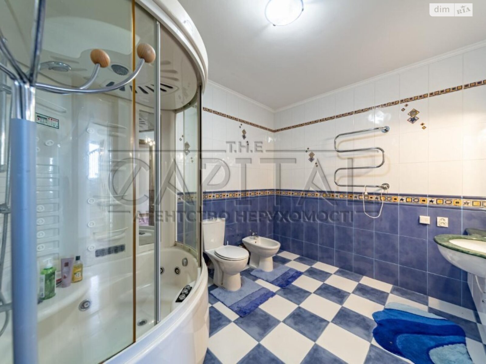 трехэтажный дом, 399 кв. м, кирпич. Сдается помесячно в Старых Безрадичах фото 1 трехэтажный дом, 399 кв. м, кирпич. Сдается помесячно в Старых Безрадичах фото 1