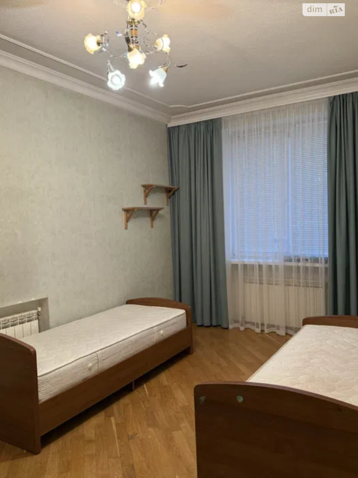 одноэтажный дом с гаражом, 106 кв. м, кирпич. Сдается помесячно в Обуховке фото 1