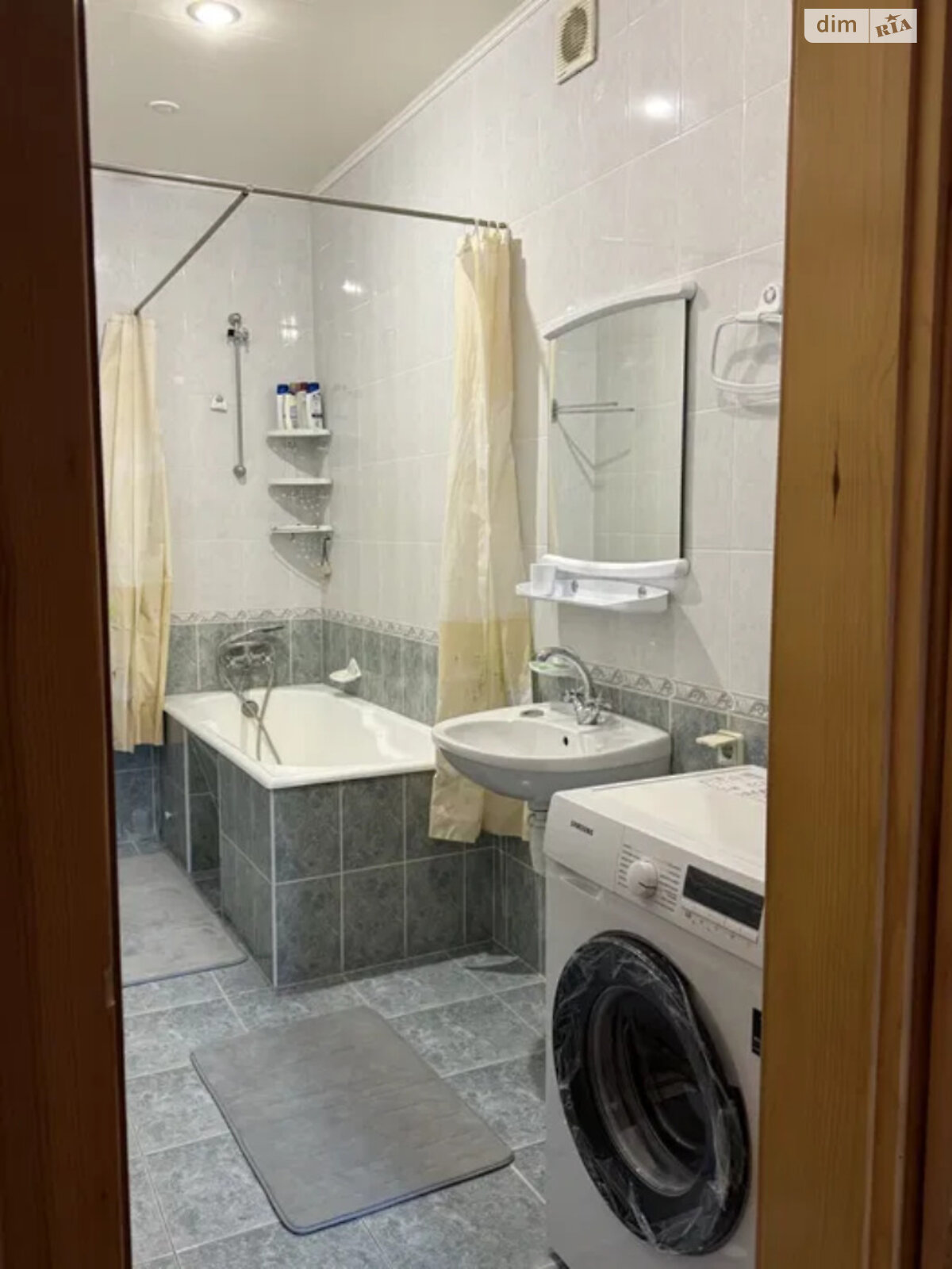 одноэтажный дом с гаражом, 106 кв. м, кирпич. Сдается помесячно в Обуховке фото 1