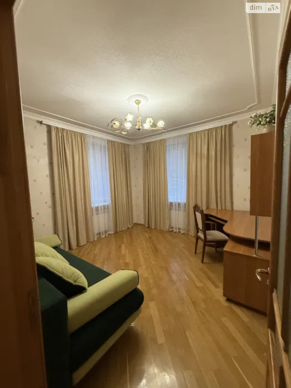 одноэтажный дом с гаражом, 106 кв. м, кирпич. Сдается помесячно в Обуховке фото 1