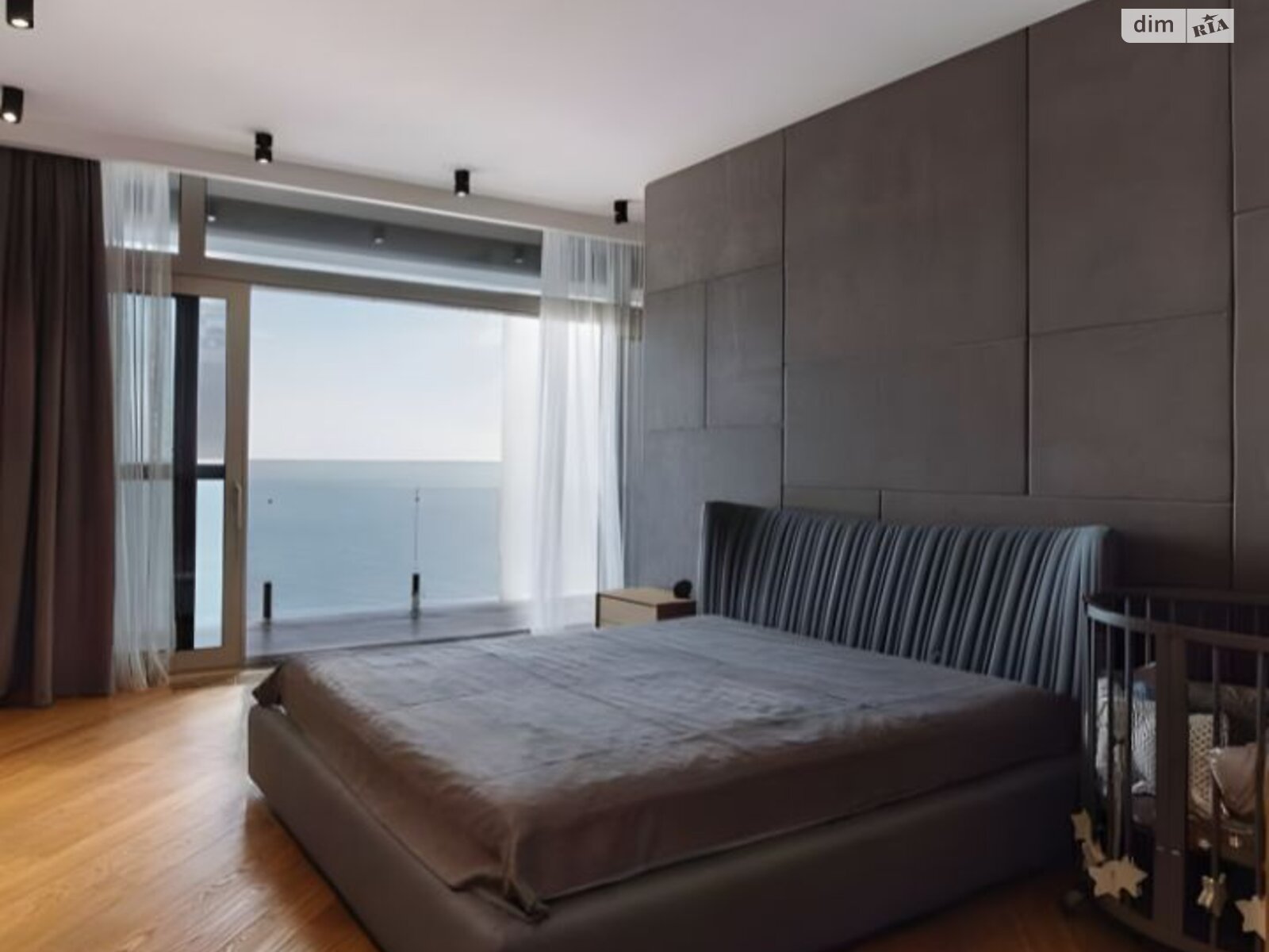 чотириповерховий будинок з гаражем, 520 кв. м, цегла. Здається помісячно в Одесі, в районі Аркадія фото 1 чотирипроверховий будинок з гаражем, 520 кв. м, цегла. Здається помісячно в Одесі, в районі Аркадія фото 1