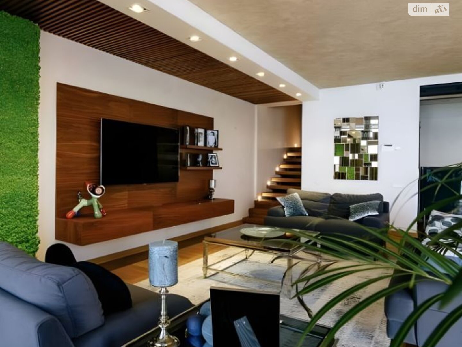 чотириповерховий будинок з гаражем, 520 кв. м, цегла. Здається помісячно в Одесі, в районі Аркадія фото 1 чотирипроверховий будинок з гаражем, 520 кв. м, цегла. Здається помісячно в Одесі, в районі Аркадія фото 1