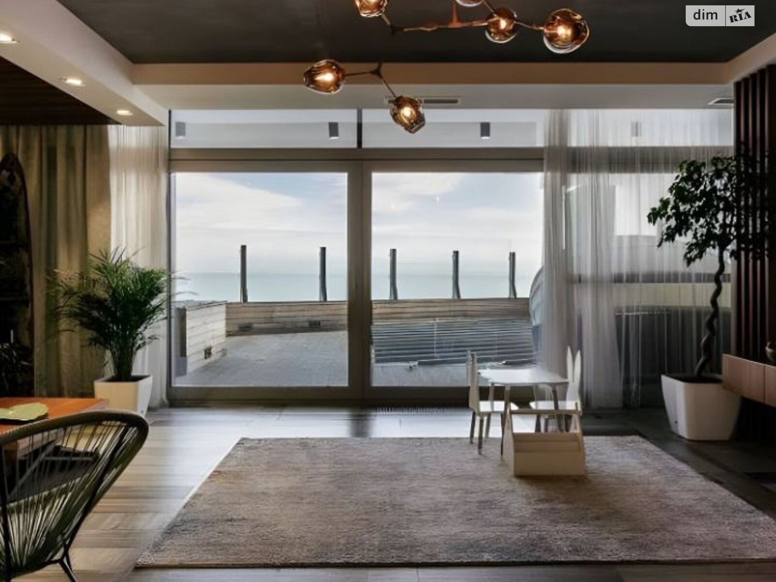 чотириповерховий будинок з гаражем, 520 кв. м, цегла. Здається помісячно в Одесі, в районі Аркадія фото 1 чотирипроверховий будинок з гаражем, 520 кв. м, цегла. Здається помісячно в Одесі, в районі Аркадія фото 1