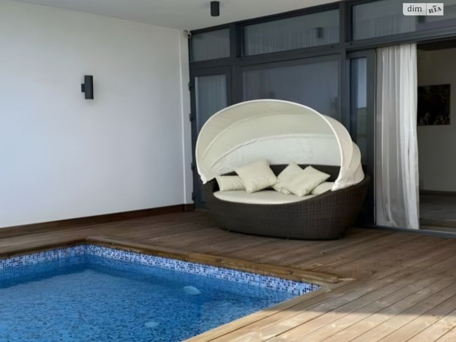 чотириповерховий будинок з гаражем, 520 кв. м, цегла. Здається помісячно в Одесі, в районі Аркадія фото 1 чотирипроверховий будинок з гаражем, 520 кв. м, цегла. Здається помісячно в Одесі, в районі Аркадія фото 1