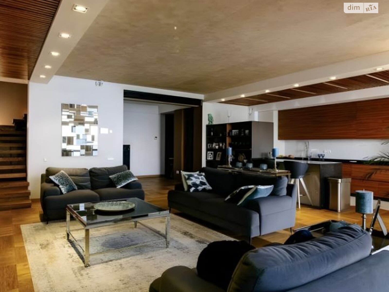 чотириповерховий будинок з гаражем, 520 кв. м, цегла. Здається помісячно в Одесі, в районі Аркадія фото 1 чотирипроверховий будинок з гаражем, 520 кв. м, цегла. Здається помісячно в Одесі, в районі Аркадія фото 1