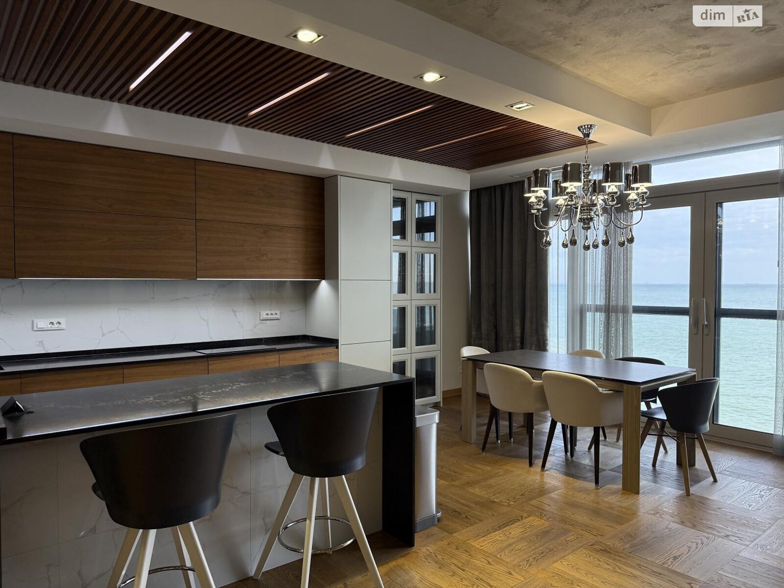 четырехэтажный дом с верандой, 529 кв. м, кирпич. Сдается помесячно в Одессе, в районе Аркадия фото 1