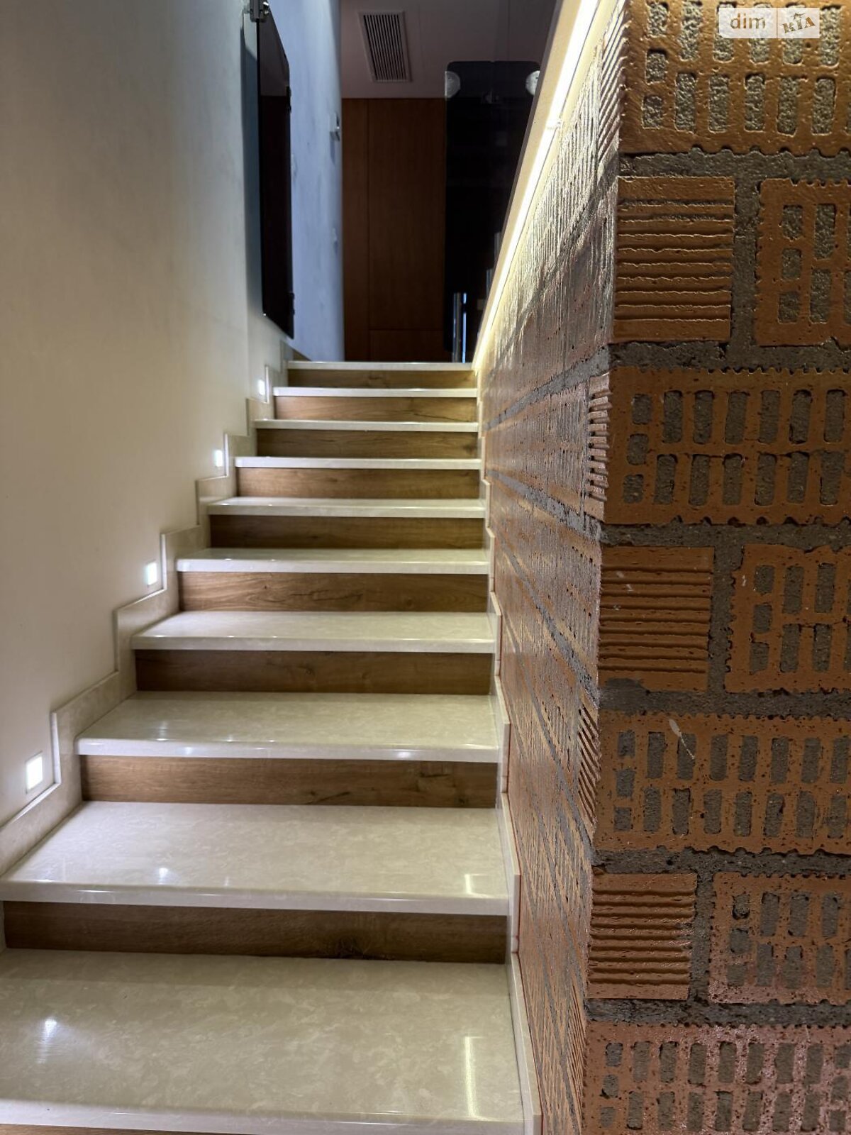 четырехэтажный дом с верандой, 529 кв. м, кирпич. Сдается помесячно в Одессе, в районе Аркадия фото 1