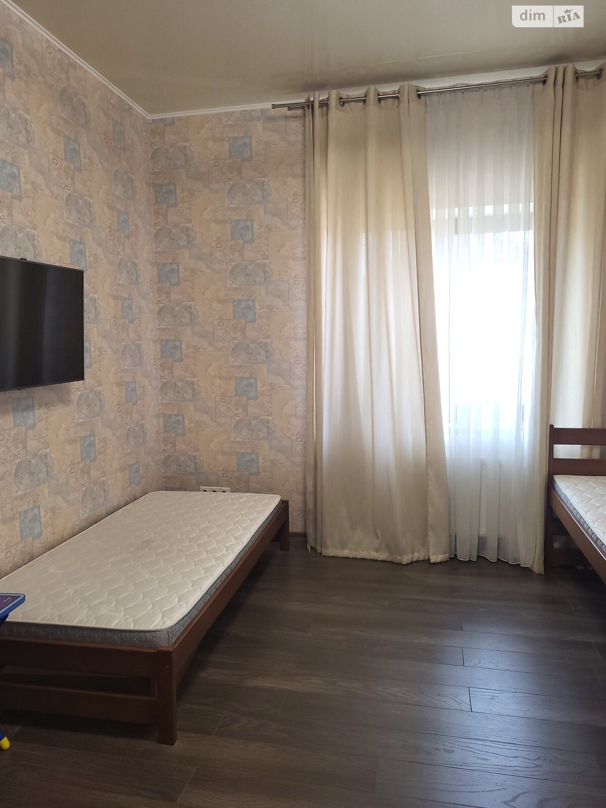 трехэтажный дом беседка, 145 кв. м, кирпич. Сдается помесячно в Одессе, в районе Большой Фонтан фото 1 трехэтажный дом беседка, 145 кв. м, кирпич. Сдается помесячно в Одессе, в районе Большой Фонтан фото 1
