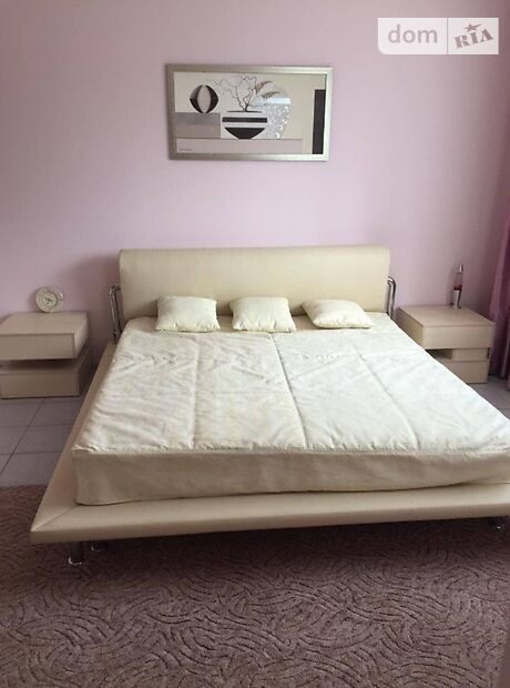 трехэтажный дом с камином, 350 кв. м, кирпич. Сдается помесячно в Одессе, в районе Большой Фонтан фото 1 трехэтажный дом с камином, 350 кв. м, кирпич. Сдается помесячно в Одессе, в районе Большой Фонтан фото 1