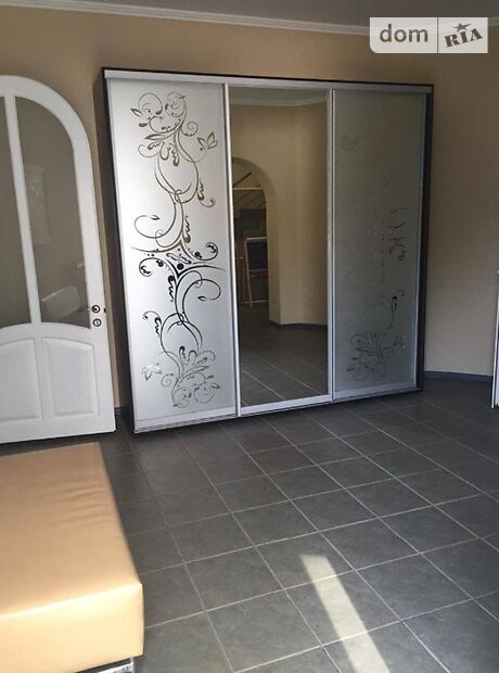 трехэтажный дом с камином, 350 кв. м, кирпич. Сдается помесячно в Одессе, в районе Большой Фонтан фото 1 трехэтажный дом с камином, 350 кв. м, кирпич. Сдается помесячно в Одессе, в районе Большой Фонтан фото 1