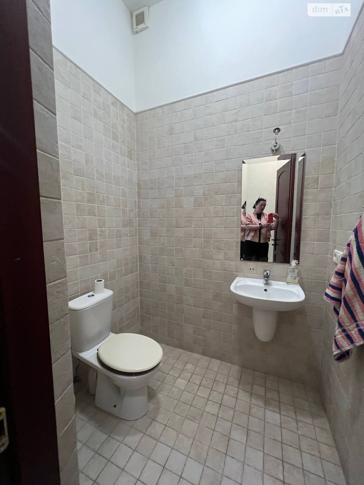 двухэтажный дом с гаражом, 458.2 кв. м, ракушечник (ракушняк). Сдается помесячно в Одессе, в районе Большой Фонтан фото 1 двухэтажный дом с гаражом, 458.2 кв. м, ракушечник (ракушняк). Сдается помесячно в Одессе, в районе Большой Фонтан фото 1