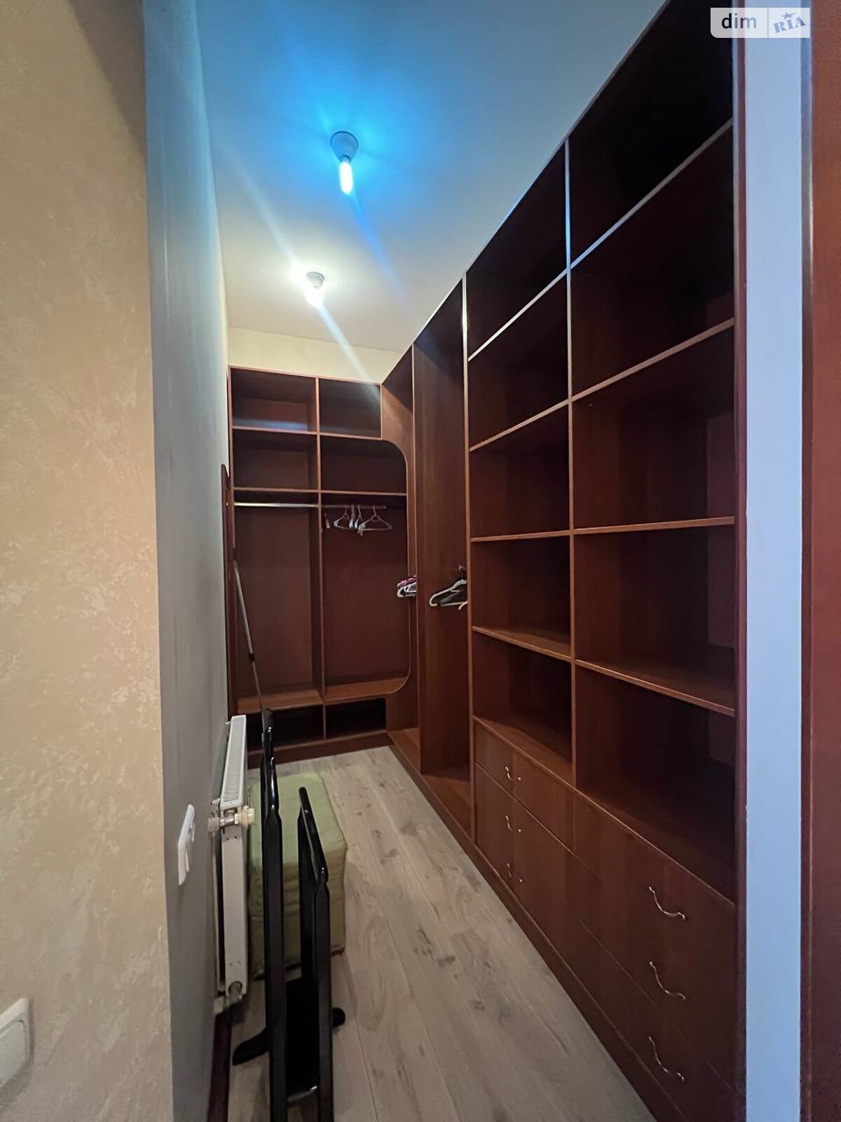 двухэтажный дом с гаражом, 458.2 кв. м, ракушечник (ракушняк). Сдается помесячно в Одессе, в районе Большой Фонтан фото 1 двухэтажный дом с гаражом, 458.2 кв. м, ракушечник (ракушняк). Сдается помесячно в Одессе, в районе Большой Фонтан фото 1