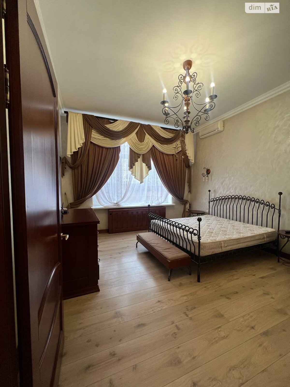 двоповерховий будинок з гаражем, 458.2 кв. м, ракушняк. Здається помісячно в Одесі, в районі Великий Фонтан фото 1 двопроверховий будинок з гаражем, 458.2 кв. м, ракушняк. Здається помісячно в Одесі, в районі Великий Фонтан фото 1