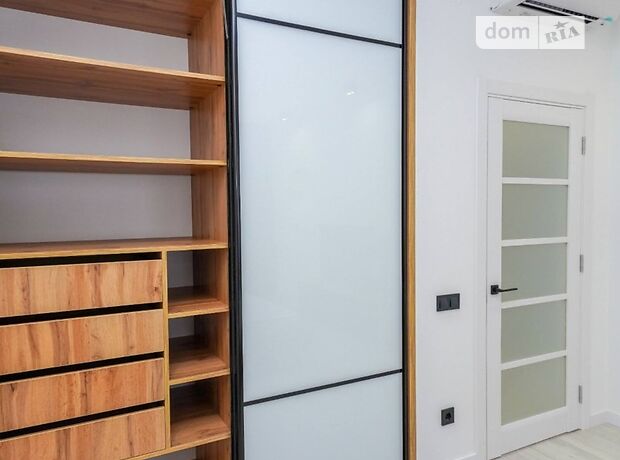 четырехэтажный дом с камином, 490 кв. м, кирпич. Сдается помесячно в Одессе, в районе Большой Фонтан фото 1 четырехэтажный дом с камином, 490 кв. м, кирпич. Сдается помесячно в Одессе, в районе Большой Фонтан фото 1