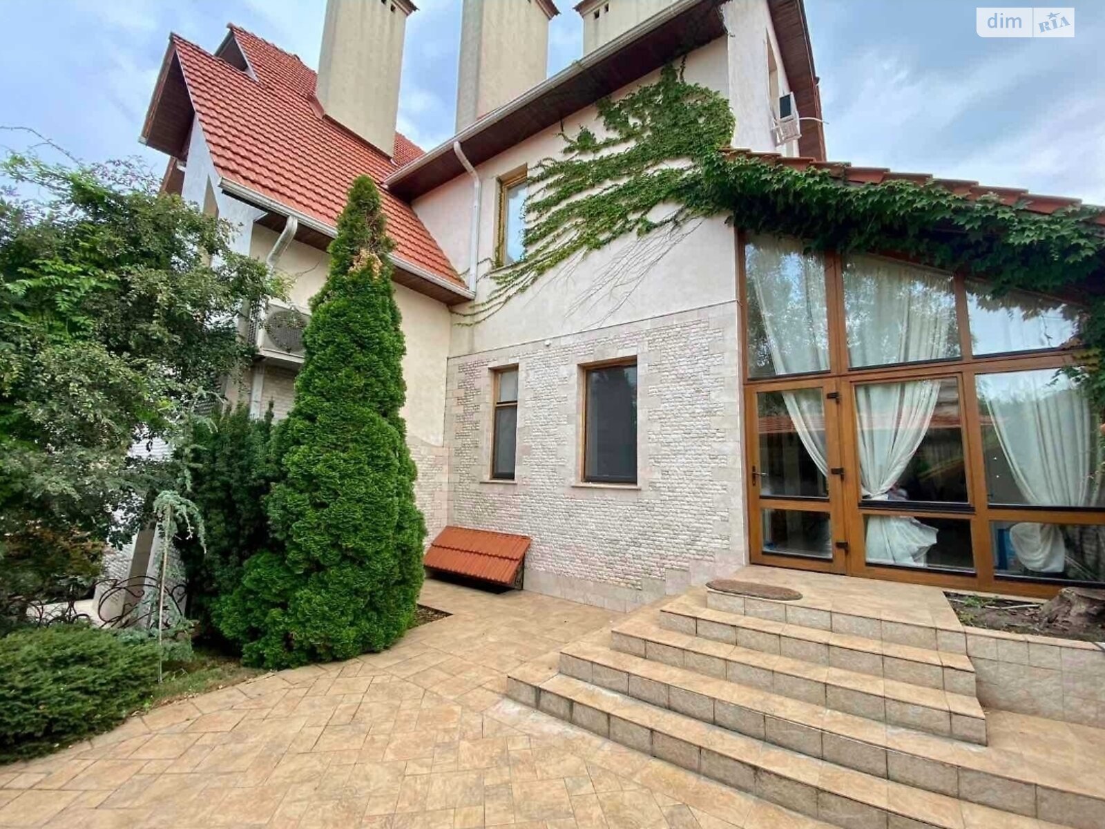 трехэтажный дом веранда, 500 кв. м, кирпич. Сдается помесячно в Одессе, в районе Большой Фонтан фото 1