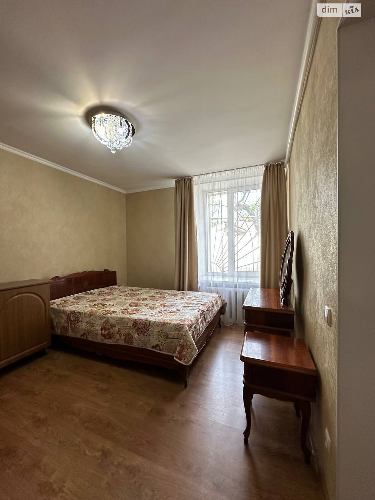 одноэтажный дом с гаражом, 90 кв. м, кирпич. Сдается помесячно в Одессе, в районе Черемушки фото 1 одноэтажный дом с гаражом, 90 кв. м, кирпич. Сдается помесячно в Одессе, в районе Черемушки фото 1