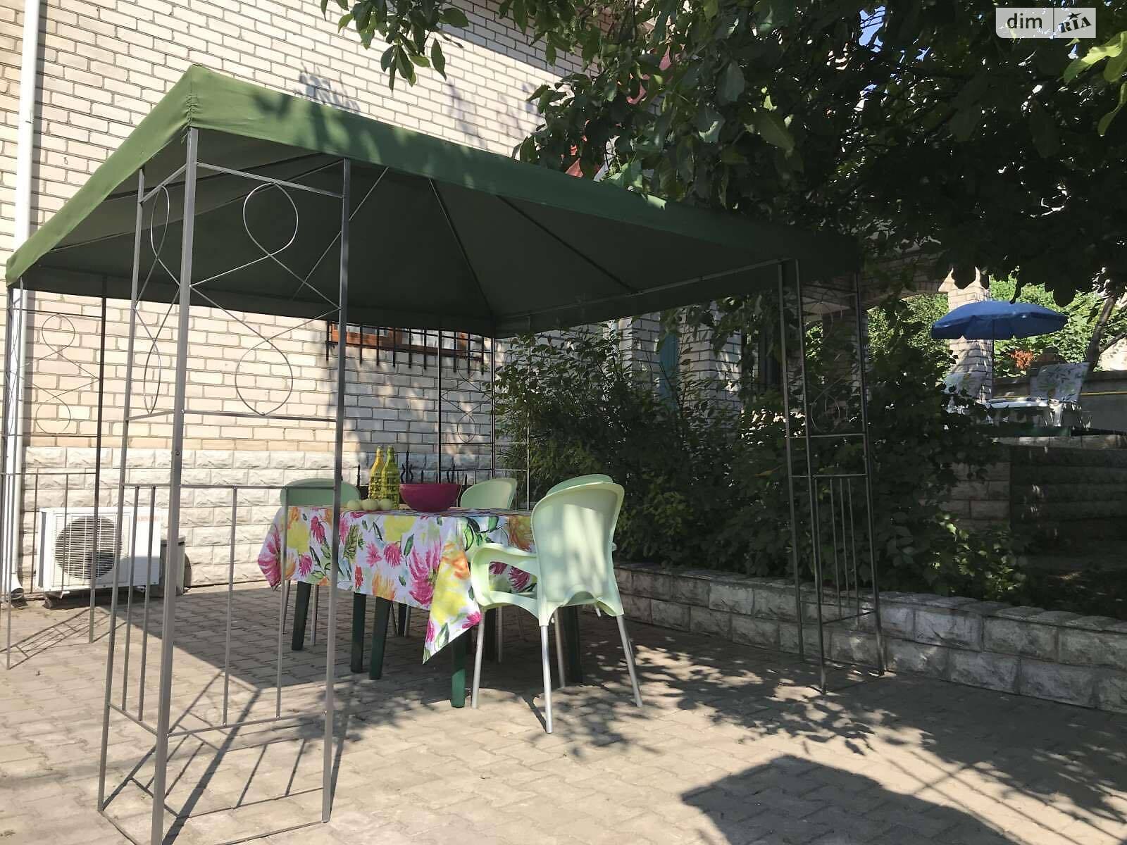 трехэтажный дом беседка, 325 кв. м, кирпич. Сдается помесячно в Одессе, в районе Черноморка фото 1 трехэтажный дом беседка, 325 кв. м, кирпич. Сдается помесячно в Одессе, в районе Черноморка фото 1