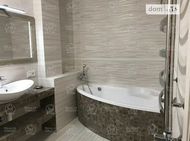 трехэтажный дом с ремонтом, 300 кв. м, кирпич. Сдается помесячно в Одессе, в районе Дача Ковалёвского фото 1 трехэтажный дом с ремонтом, 300 кв. м, кирпич. Сдается помесячно в Одессе, в районе Дача Ковалёвского фото 1