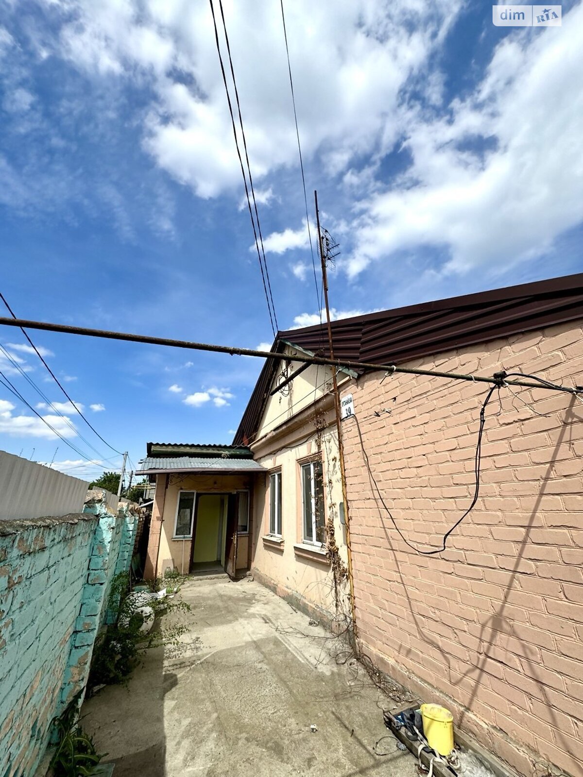 одноповерховий будинок з гаражем, 50 кв. м, цегла. Здається помісячно в Одесі, в районі Дзержинського фото 1 однопроверховий будинок з гаражем, 50 кв. м, цегла. Здається помісячно в Одесі, в районі Дзержинського фото 1