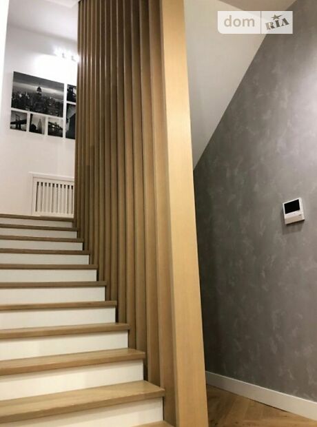 двухэтажный дом с балконом, 250 кв. м, кирпич. Сдается помесячно в село Фонтанка, Одесская обл. фото 1 двухэтажный дом с балконом, 250 кв. м, кирпич. Сдается помесячно в село Фонтанка, Одесская обл. фото 1
