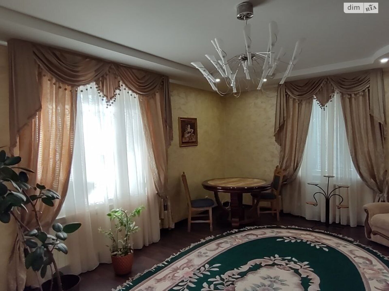 двухэтажный дом с балконом, 155 кв. м, кирпич. Сдается помесячно в Одессе, в районе Хаджибейский фото 1 двухэтажный дом с балконом, 155 кв. м, кирпич. Сдается помесячно в Одессе, в районе Хаджибейский фото 1