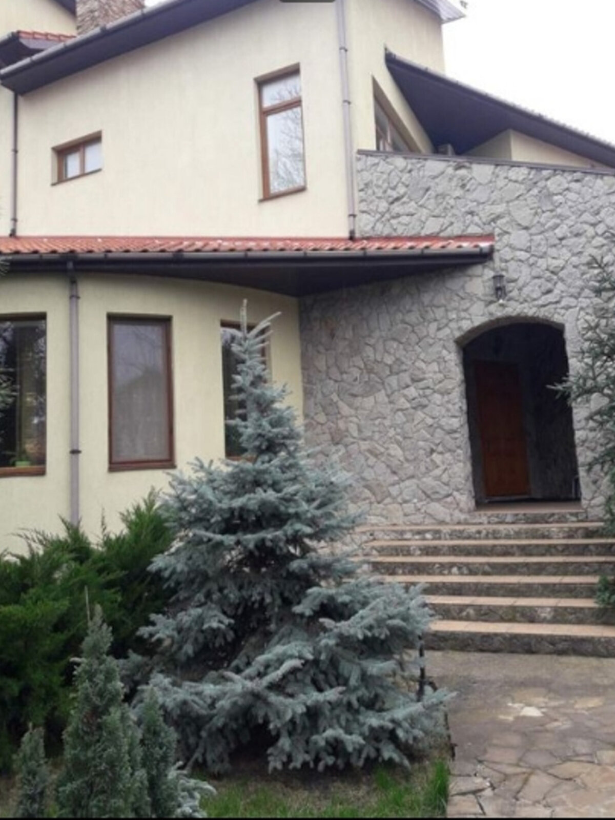 триповерховий будинок, 700 кв. м, кирпич. Здається помісячно в Одесі, в районі Київський фото 1 трипроверховий будинок, 700 кв. м, кирпич. Здається помісячно в Одесі, в районі Київський фото 1