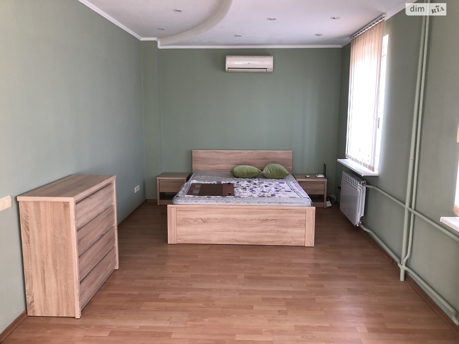 двухэтажный дом с гаражом, 200 кв. м, кирпич. Сдается помесячно в Одессе, в районе Киевский фото 1 двухэтажный дом с гаражом, 200 кв. м, кирпич. Сдается помесячно в Одессе, в районе Киевский фото 1