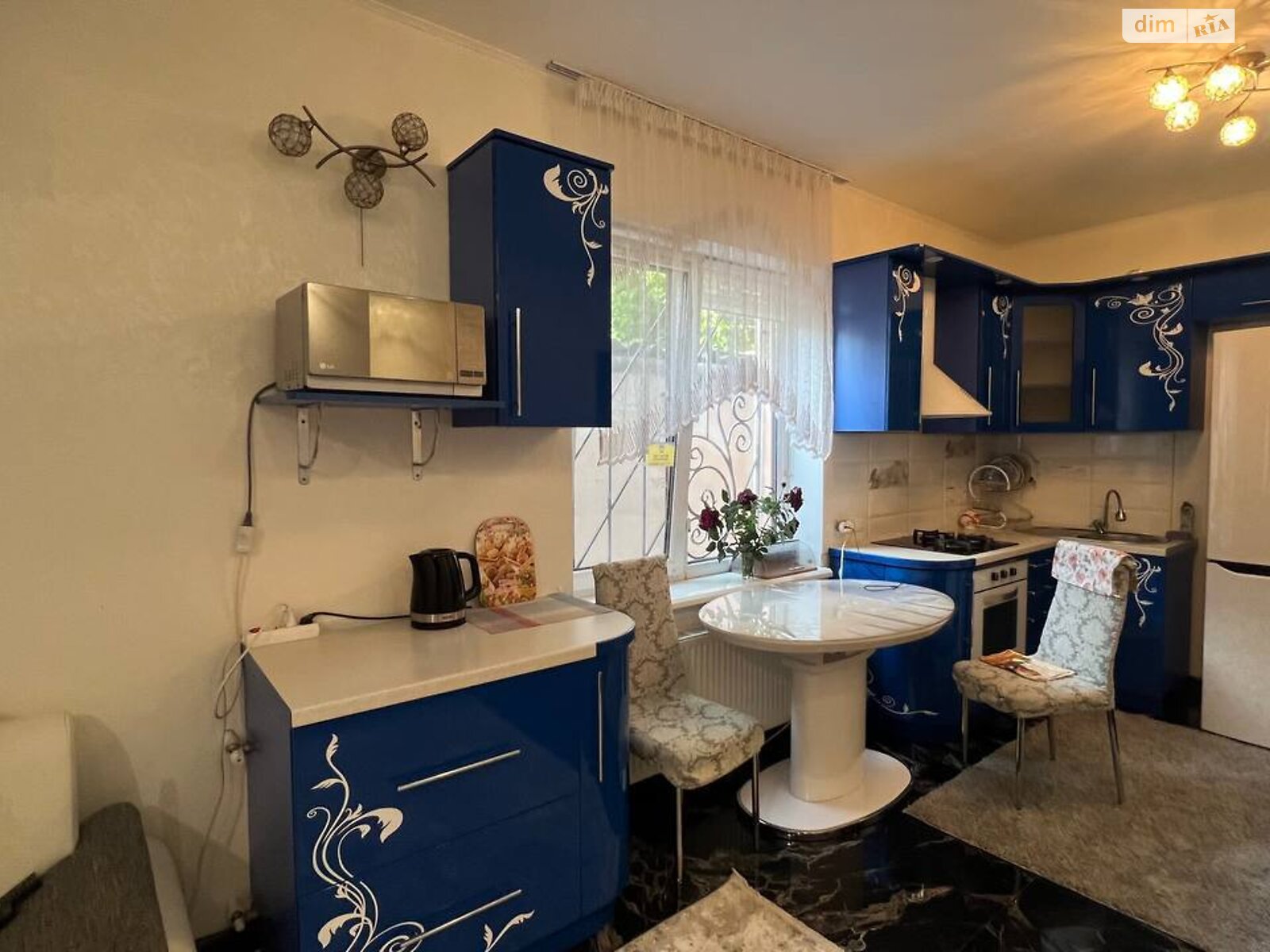 триповерховий будинок з гаражем, 119.9 кв. м, цегла. Здається помісячно в Одесі, в районі undefined фото 1 трипроверховий будинок з гаражем, 119.9 кв. м, цегла. Здається помісячно в Одесі, в районі undefined фото 1