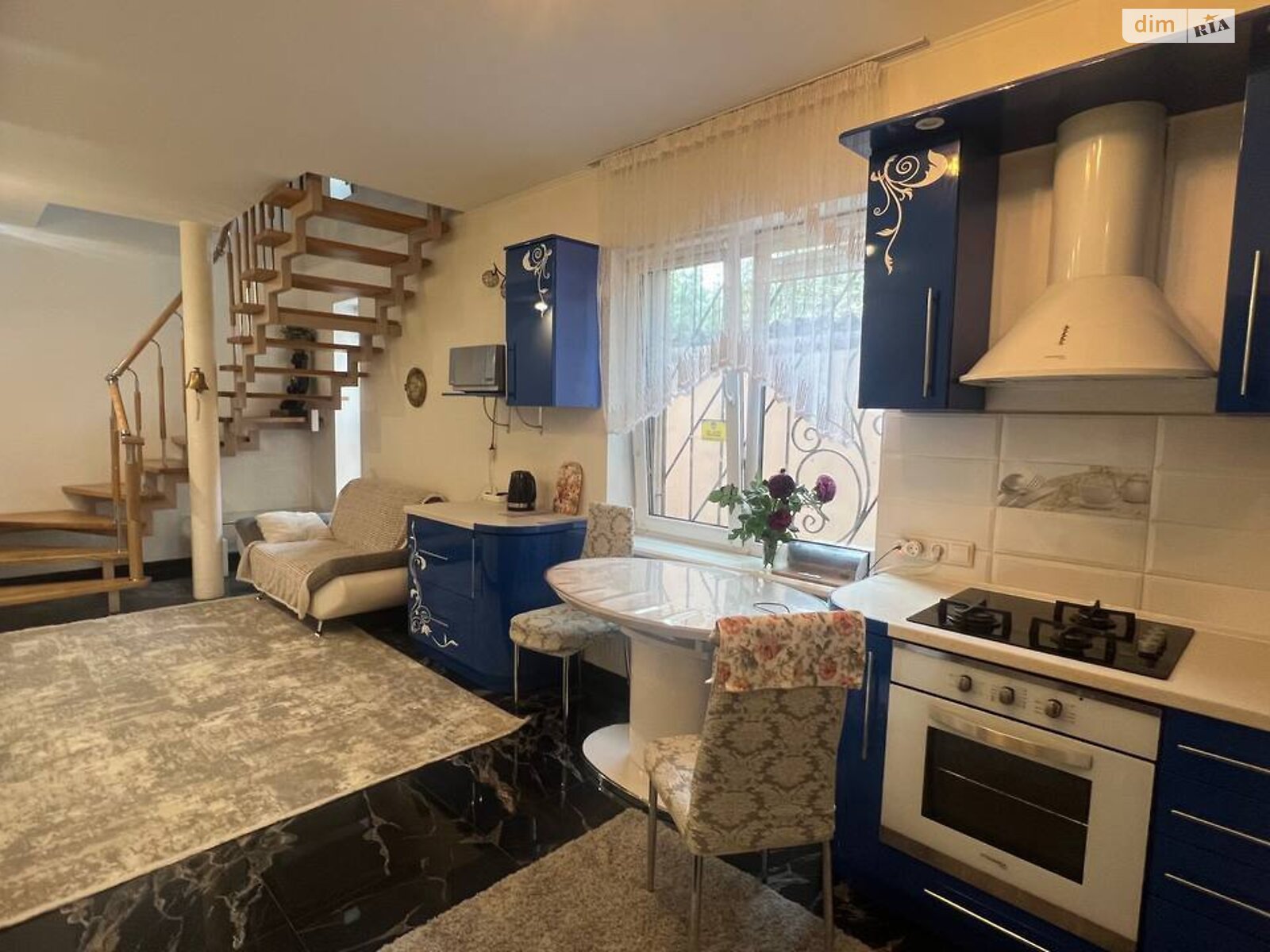 триповерховий будинок з гаражем, 119.9 кв. м, цегла. Здається помісячно в Одесі, в районі undefined фото 1 трипроверховий будинок з гаражем, 119.9 кв. м, цегла. Здається помісячно в Одесі, в районі undefined фото 1