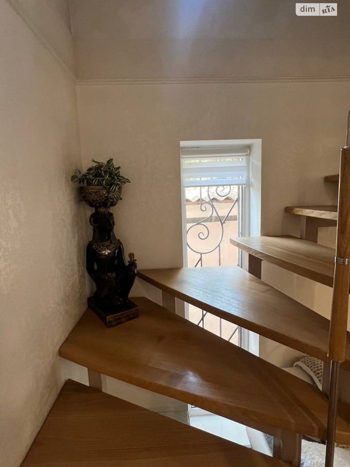 триповерховий будинок з гаражем, 119.9 кв. м, цегла. Здається помісячно в Одесі, в районі undefined фото 1 трипроверховий будинок з гаражем, 119.9 кв. м, цегла. Здається помісячно в Одесі, в районі undefined фото 1