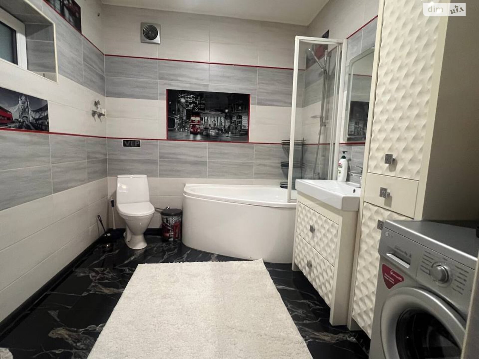 триповерховий будинок з гаражем, 119.9 кв. м, цегла. Здається помісячно в Одесі, в районі undefined фото 1 трипроверховий будинок з гаражем, 119.9 кв. м, цегла. Здається помісячно в Одесі, в районі undefined фото 1