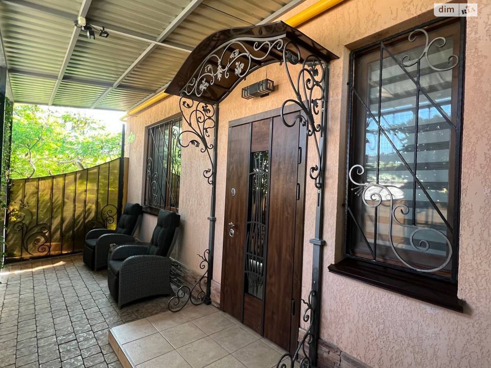 триповерховий будинок з гаражем, 119.9 кв. м, цегла. Здається помісячно в Одесі, в районі undefined фото 1 трипроверховий будинок з гаражем, 119.9 кв. м, цегла. Здається помісячно в Одесі, в районі undefined фото 1