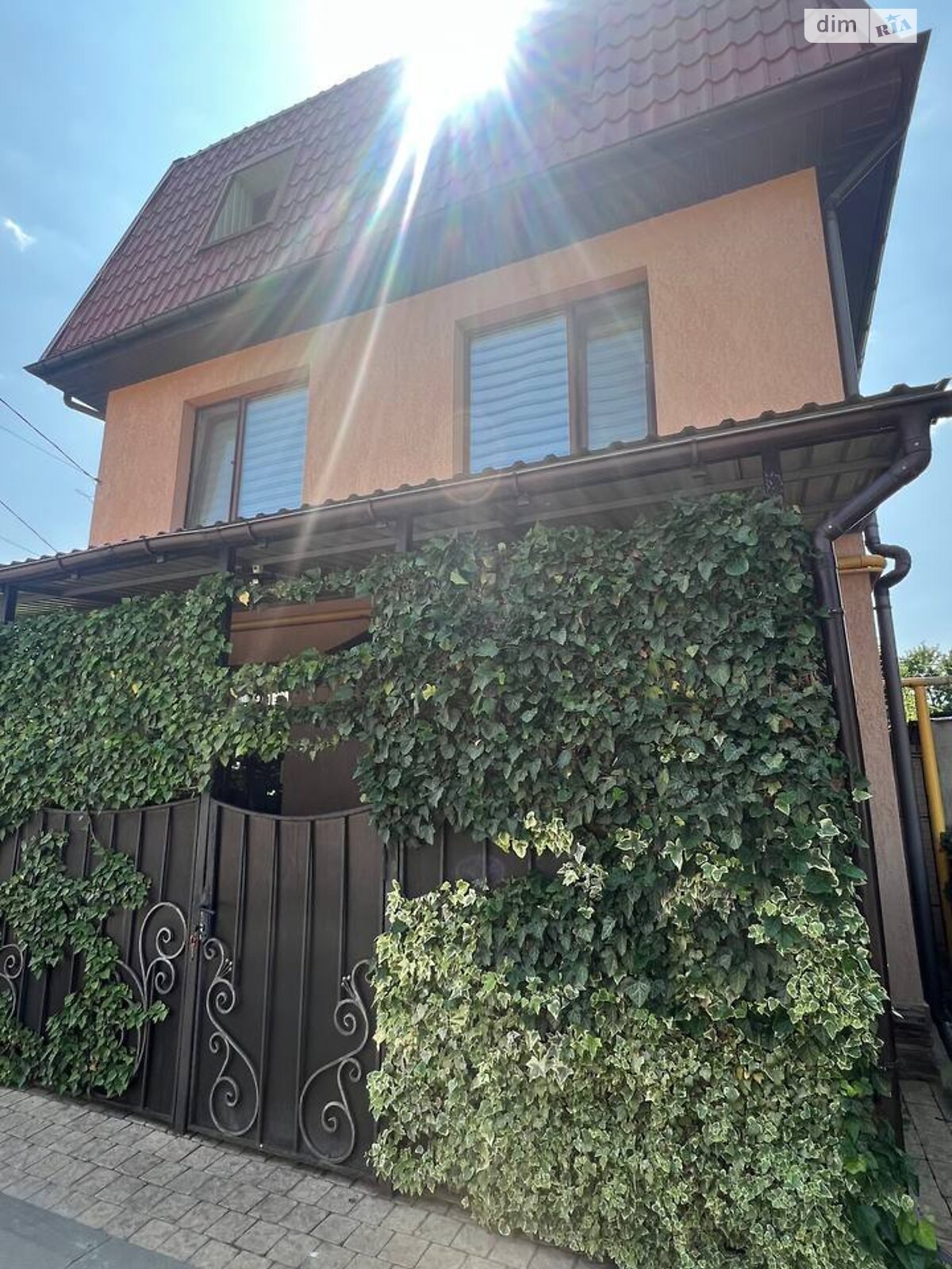 триповерховий будинок з гаражем, 119.9 кв. м, цегла. Здається помісячно в Одесі, в районі undefined фото 1 трипроверховий будинок з гаражем, 119.9 кв. м, цегла. Здається помісячно в Одесі, в районі undefined фото 1