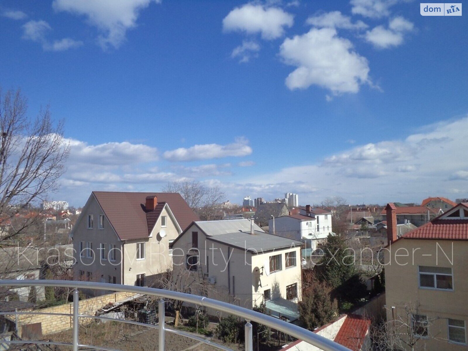 трипроверховий будинок з балконом, 460 кв. м, кирпич. Здається помісячно в Одесі, в районі Київський фото 1