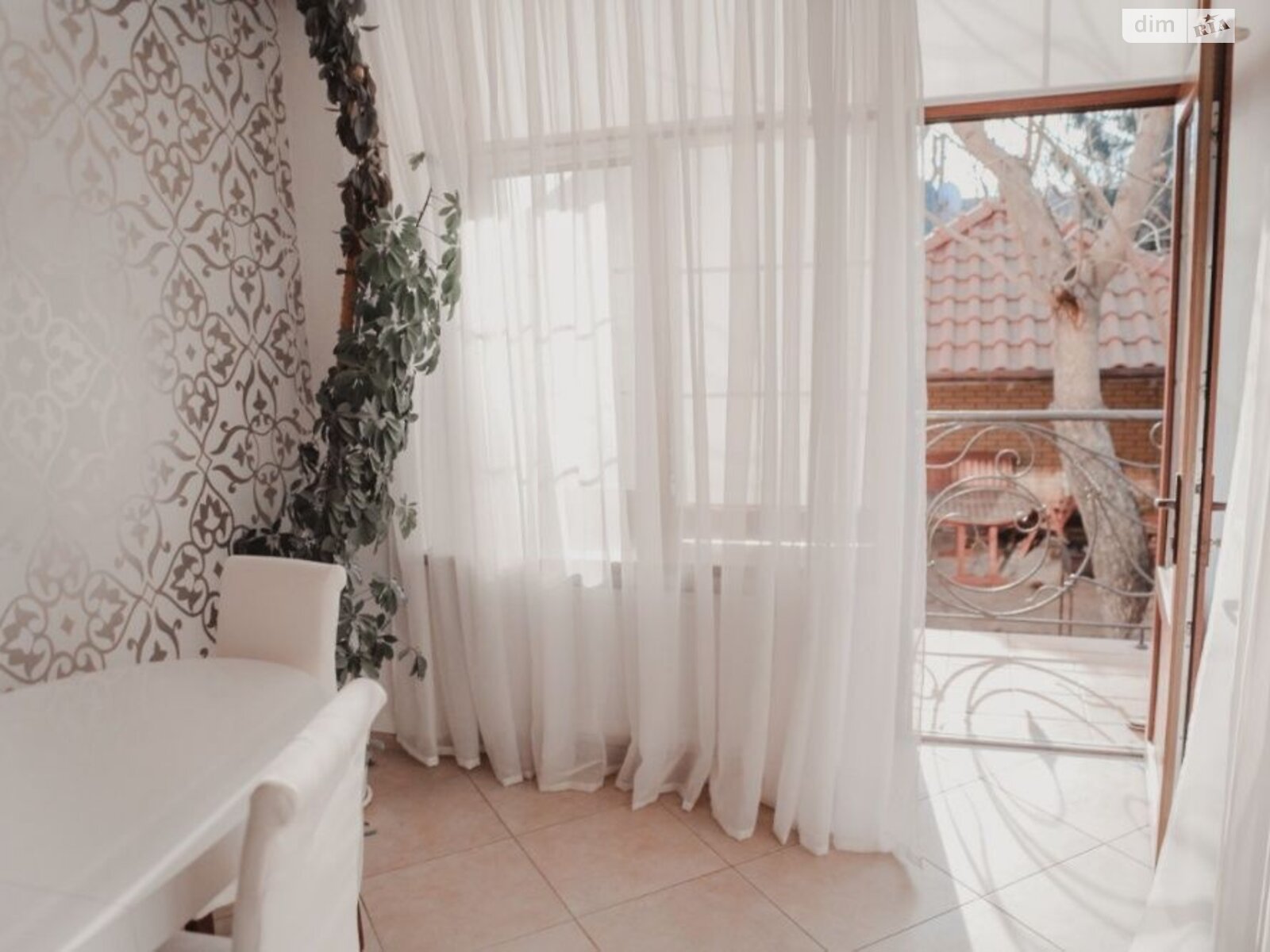 двоповерховий будинок з гаражем, 350 кв. м, цегла. Здається помісячно в Одесі фото 1