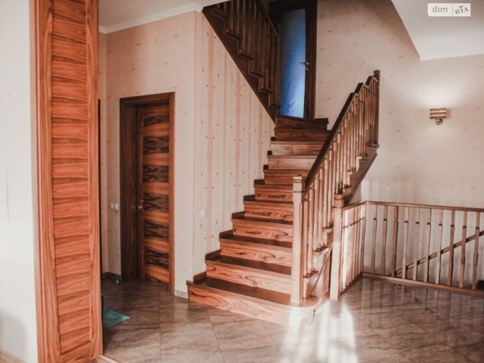 двоповерховий будинок з гаражем, 350 кв. м, цегла. Здається помісячно в Одесі фото 1