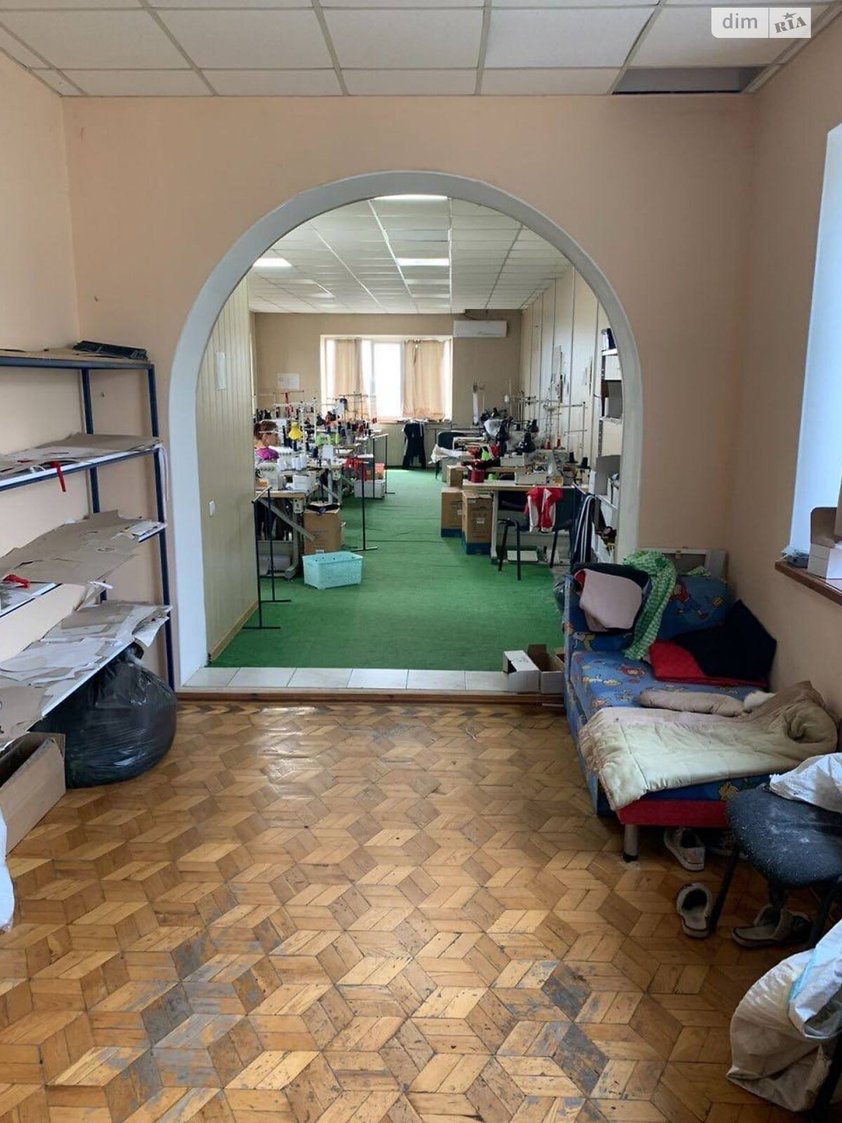 трехэтажный дом, 600 кв. м, кирпич. Сдается помесячно в Одессе, в районе Пересыпский фото 1 трехэтажный дом, 600 кв. м, кирпич. Сдается помесячно в Одессе, в районе Пересыпский фото 1