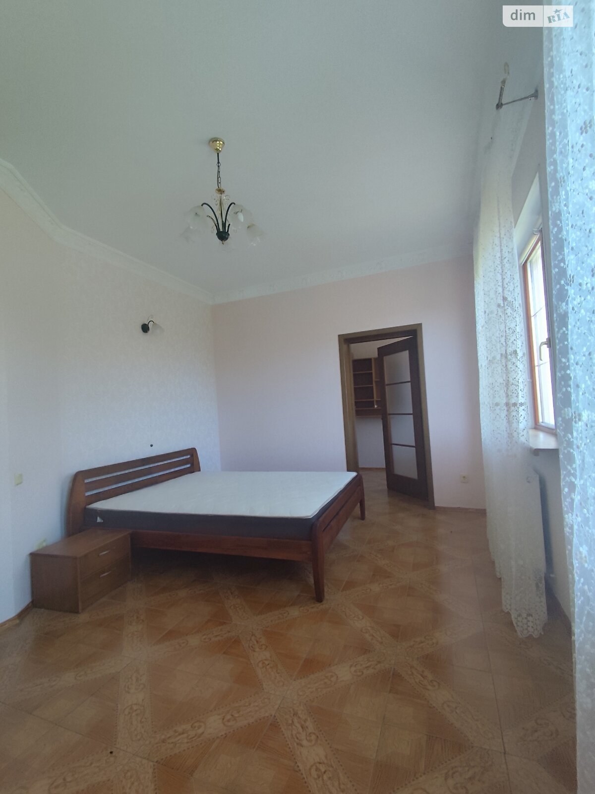 трехэтажный дом с верандой, 350 кв. м, кирпич. Сдается помесячно в Одессе, в районе Пересыпский фото 1 трехэтажный дом с верандой, 350 кв. м, кирпич. Сдается помесячно в Одессе, в районе Пересыпский фото 1