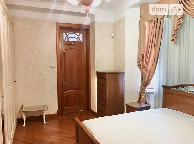 двухэтажный дом с камином, 800 кв. м, кирпич. Сдается помесячно в Одессе, в районе Приморский фото 1 двухэтажный дом с камином, 800 кв. м, кирпич. Сдается помесячно в Одессе, в районе Приморский фото 1