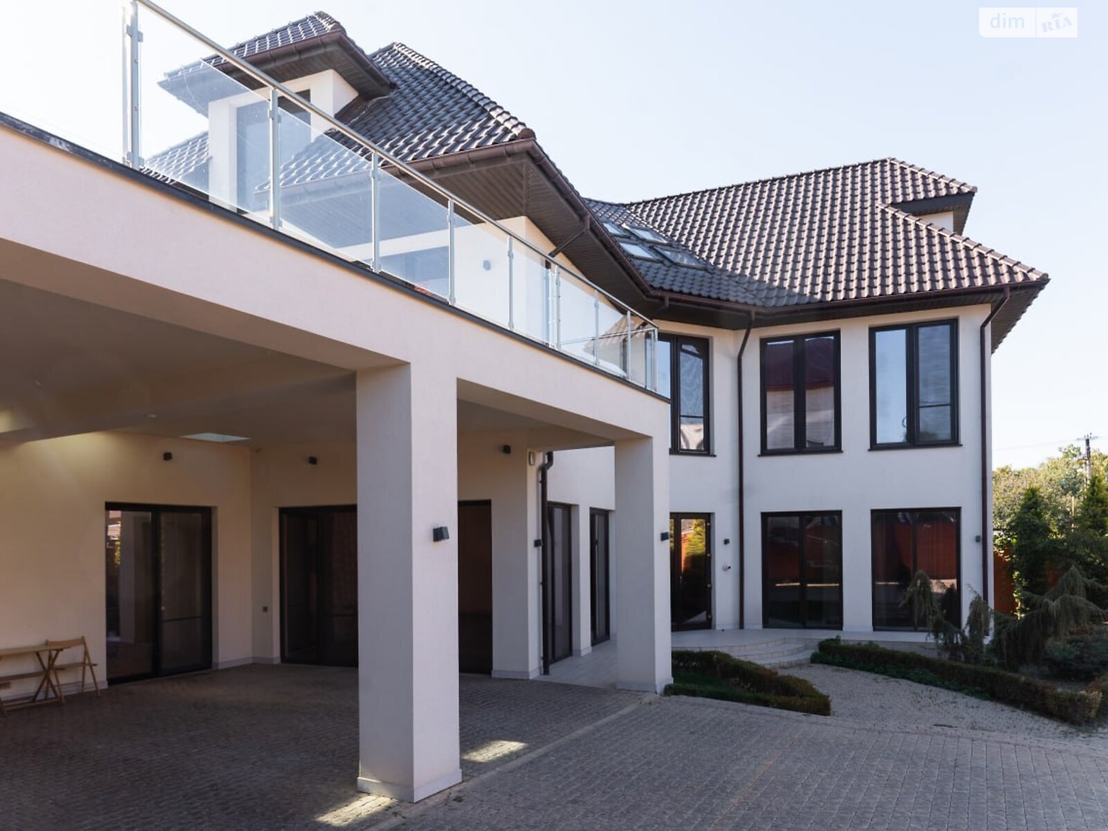 трехэтажный дом, 475.6 кв. м, кирпич. Сдается помесячно в Одессе, в районе Приморский фото 1 трехэтажный дом, 475.6 кв. м, кирпич. Сдается помесячно в Одессе, в районе Приморский фото 1