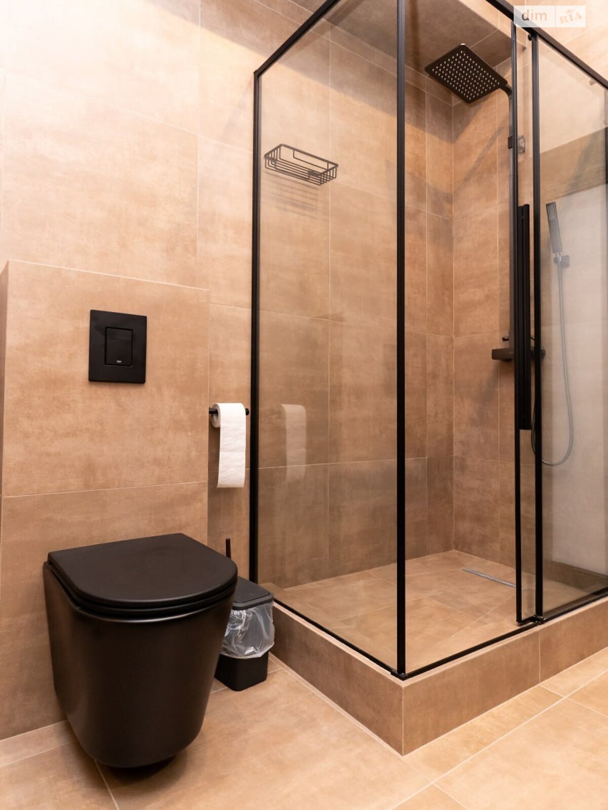 трехэтажный дом, 475.6 кв. м, кирпич. Сдается помесячно в Одессе, в районе Приморский фото 1 трехэтажный дом, 475.6 кв. м, кирпич. Сдается помесячно в Одессе, в районе Приморский фото 1