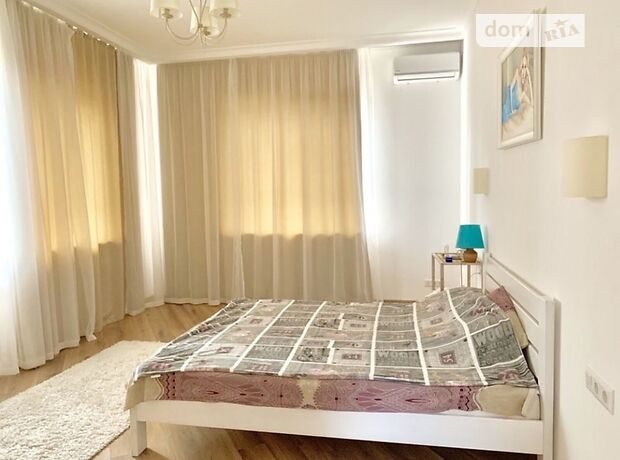 двухэтажный дом с камином, 720 кв. м, пенобетон. Сдается помесячно в Одессе, в районе Совиньон фото 1 двухэтажный дом с камином, 720 кв. м, пенобетон. Сдается помесячно в Одессе, в районе Совиньон фото 1