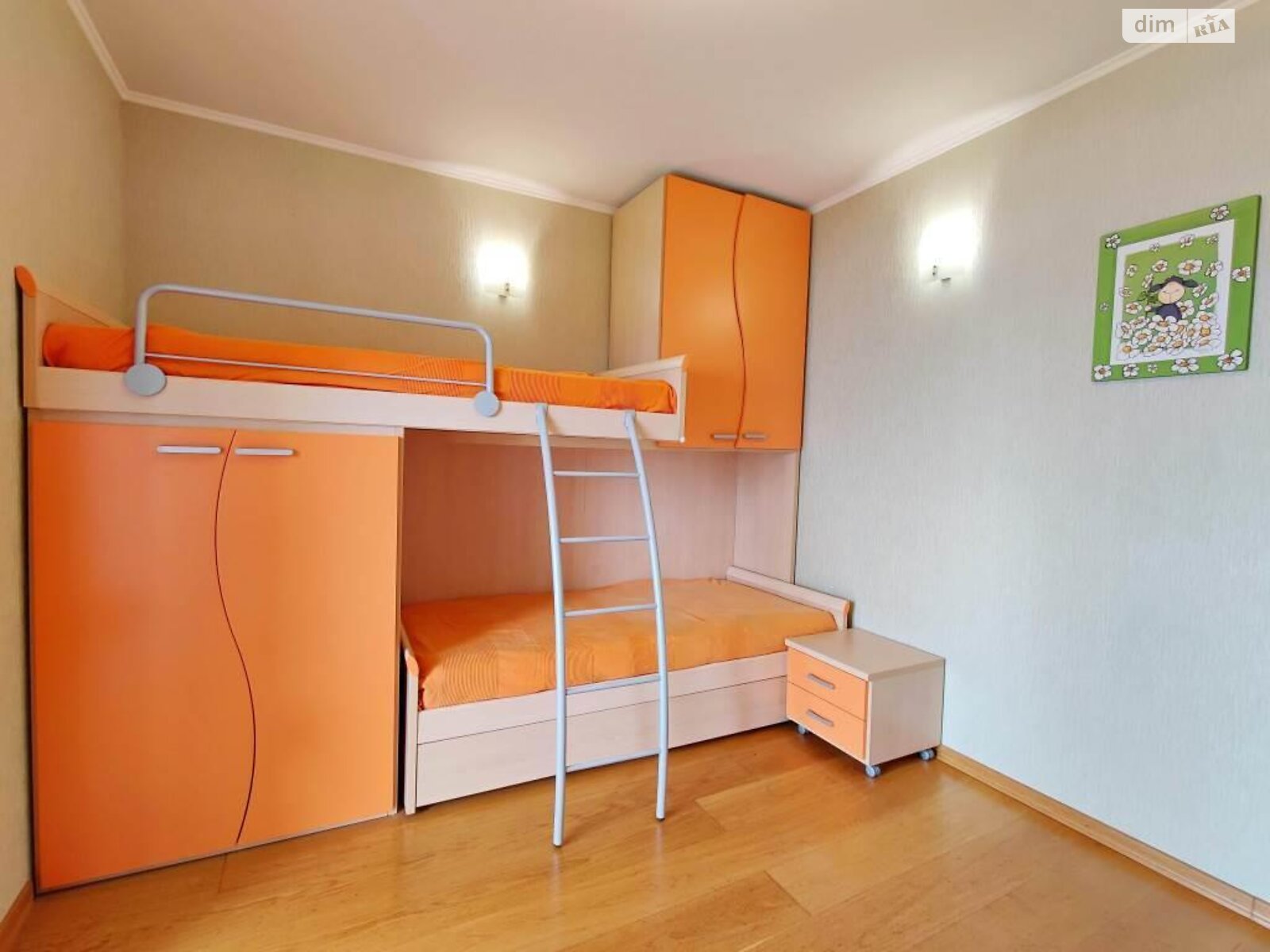 двухэтажный дом с балконом, 140 кв. м, кирпич. Сдается помесячно в Одессе, в районе Совиньон фото 1