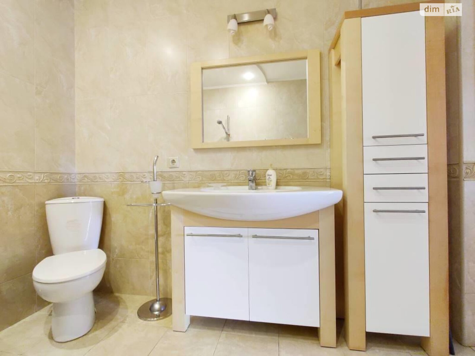 двухэтажный дом с балконом, 140 кв. м, кирпич. Сдается помесячно в Одессе, в районе Совиньон фото 1