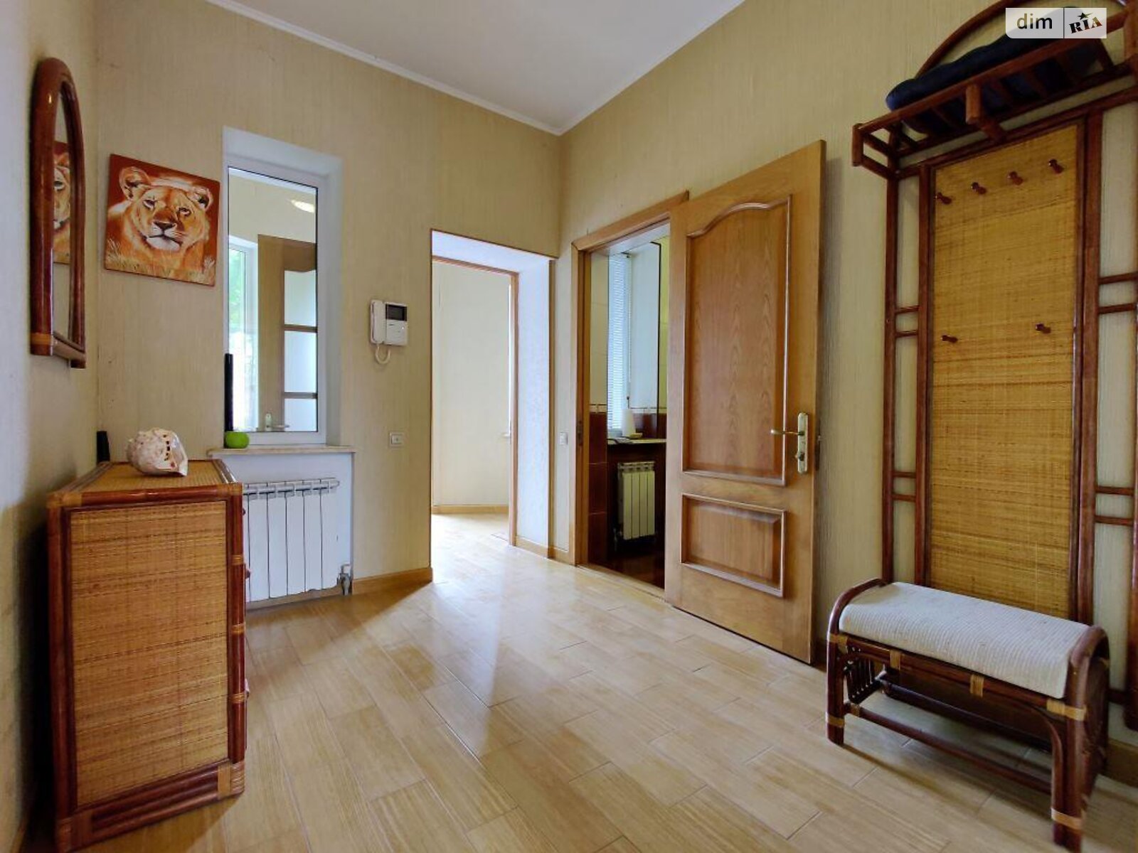 двухэтажный дом с балконом, 140 кв. м, кирпич. Сдается помесячно в Одессе, в районе Совиньон фото 1