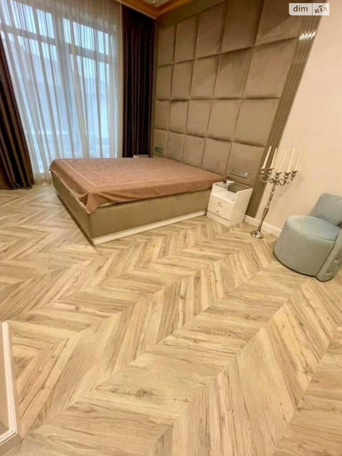 двухэтажный дом, 200 кв. м, кирпич. Сдается помесячно в Одессе, в районе Совиньон фото 1 двухэтажный дом, 200 кв. м, кирпич. Сдается помесячно в Одессе, в районе Совиньон фото 1