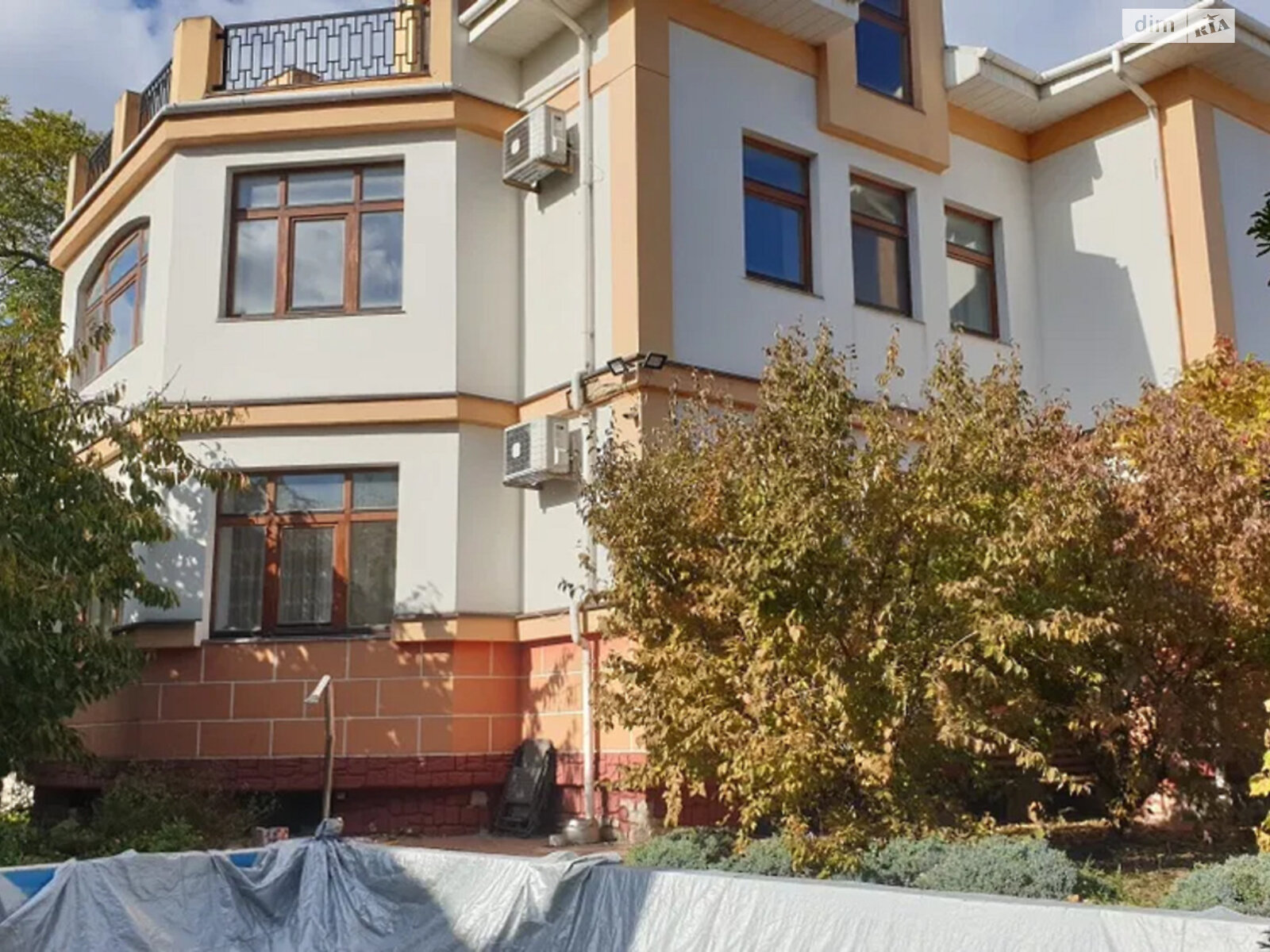 трехэтажный дом веранда, 400 кв. м, кирпич. Сдается помесячно в Одессе, в районе Средний Фонтан фото 1