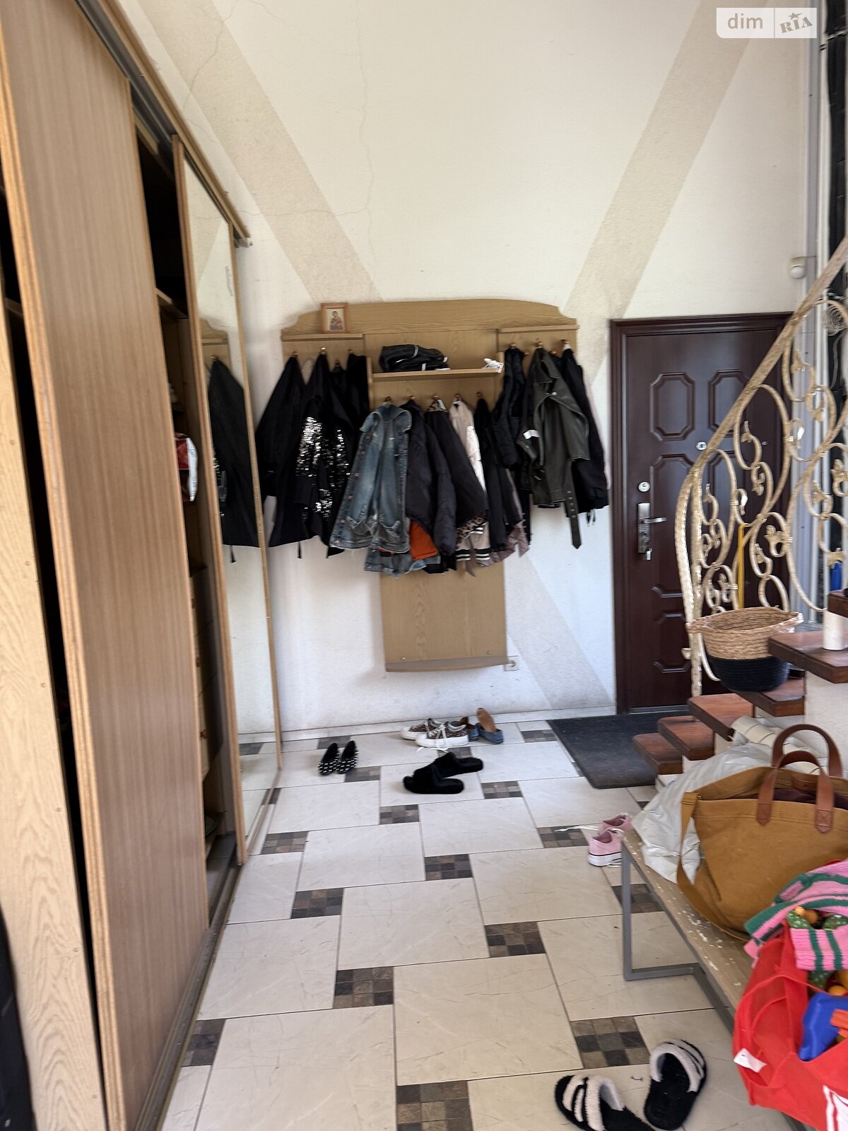 триповерховий будинок з балконом, 690 кв. м, цегла. Здається помісячно в Одесі, в районі Царське Село фото 1 трипроверховий будинок з балконом, 690 кв. м, цегла. Здається помісячно в Одесі, в районі Царське Село фото 1